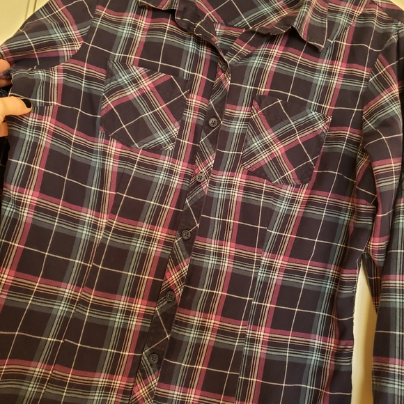 Button-up - Picture 4 of 4